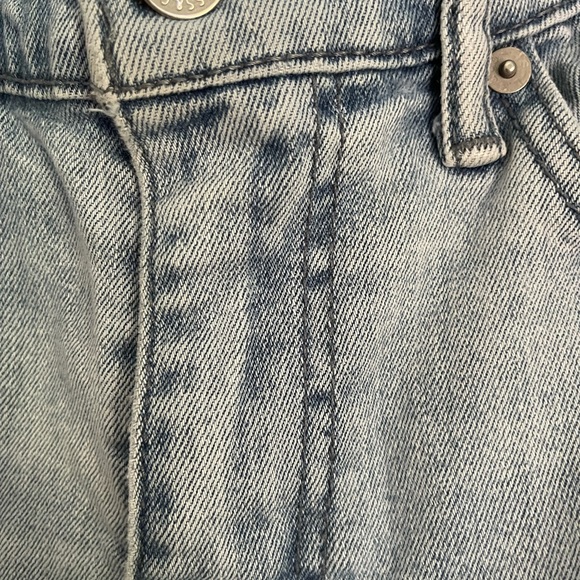 Levi’s 514 Straight Light Wash Jeans - Picture 3 of 6